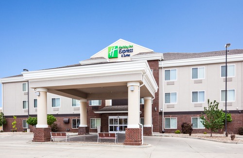 Dickinson Hotel | Holiday Inn Express Hotel & Suites Dickinson, an Ihg Hotel