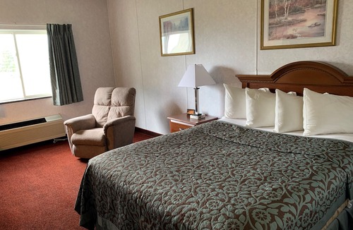 Williston Hotel | Days Inn & Suites by Wyndham Williston