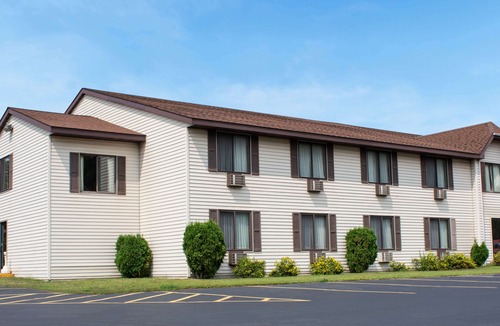 Ishpeming Hotel | Magnuson Hotel Country Inn
