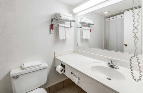 Sedalia Hotel | Econo Lodge Truman Inn