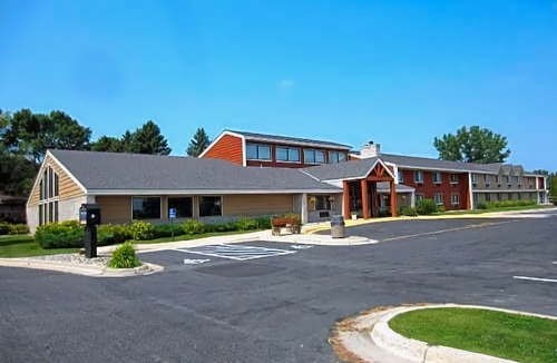 Hutchinson Hotel | AmericInn by Wyndham Hutchinson