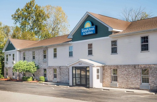Sellersburg Hotel | Ramada by Wyndham Sellersburg/Louisville North