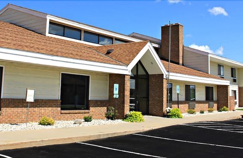 Waupun Hotel | Baymont by Wyndham Waupun