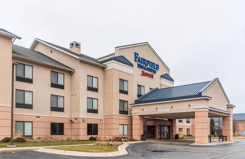 Norton Shores Hotel | Fairfield Inn and Suites by Marriott Muskegon Norton Shores