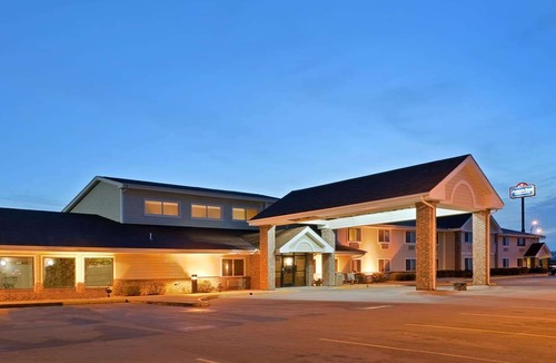 Iron River Hotel | AmericInn by Wyndham Iron River