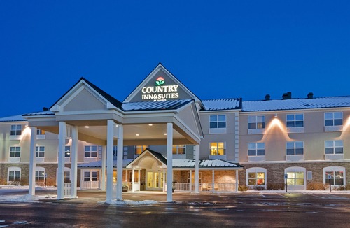 Houghton Hotel | Country Inn & Suites by Radisson, Houghton, MI