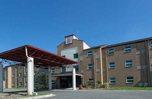 Romulus Hotel | Travelodge by Wyndham Romulus Detroit Airport