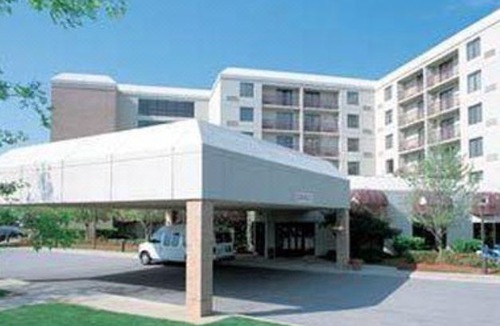 North Olmsted Hotel | Radisson Cleveland Airport