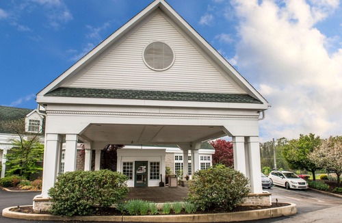 Oakdale Hotel | Quality Inn Pittsburgh Airport