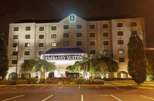 Lyndon Hotel | Embassy Suites by Hilton Louisville East