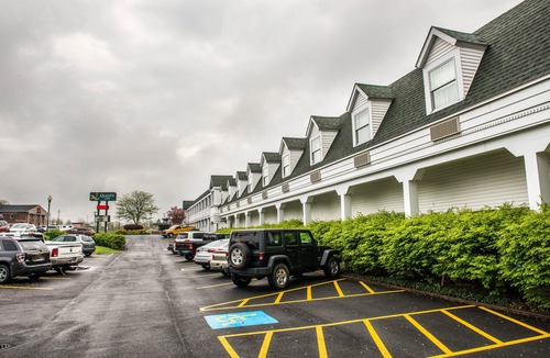 Oakdale Hotel | Quality Inn Pittsburgh Airport