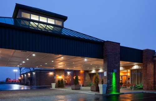 Fond du Lac Hotel | Radisson Hotel and Conference Center Fond du Lac