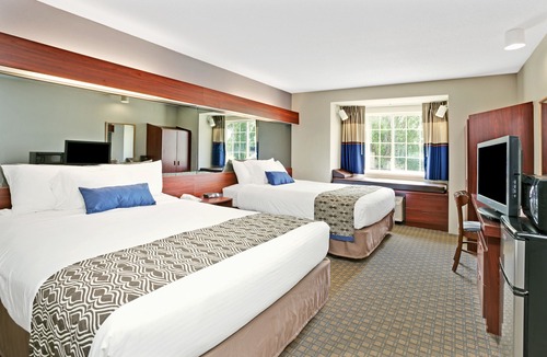 Roseville Hotel | Microtel Inn & Suites by Wyndham Detroit Roseville