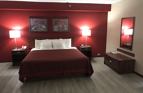 Hillsboro Hotel | Days Inn by Wyndham Hillsboro