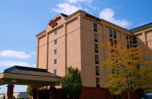 Revere Hotel | Hampton Inn Boston Logan Airport