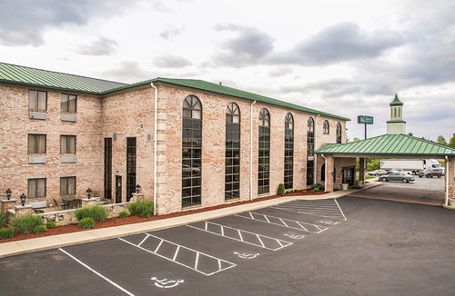 Forest Park Hotel | Quality Inn & Suites Cincinnati I-275