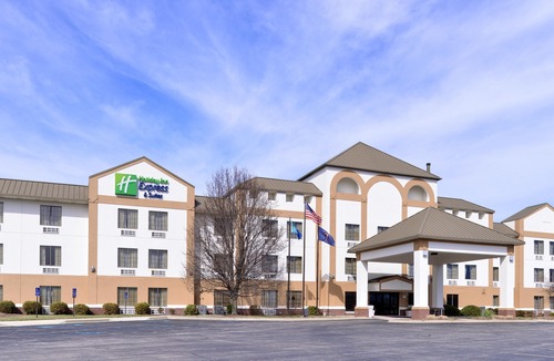 Madison Hotel | Holiday Inn Express Hotel & Suites Madison, an IHG Hotel