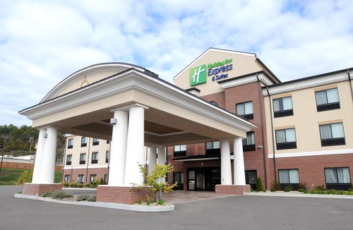 Cambridge Hotel | Holiday Inn Express & Suites Cambridge, an Ihg Hotel