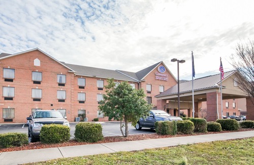 Buechel Hotel | Comfort Suites Airport Louisville