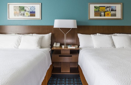 Oshkosh Hotel | Fairfield Inn & Suites Oshkosh