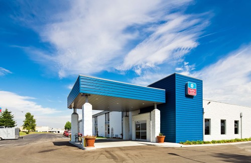 Jasper Hotel | SureStay Plus Hotel by Best Western Jasper
