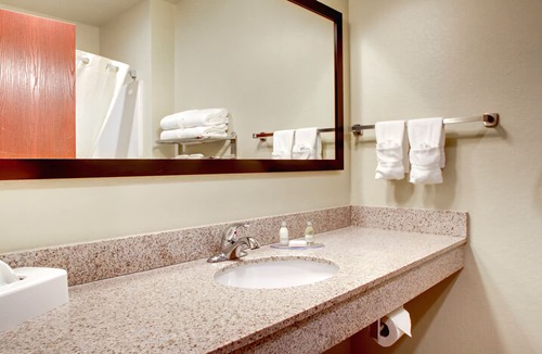 Carrington Hotel | Cobblestone Inn & Suites - Carrington