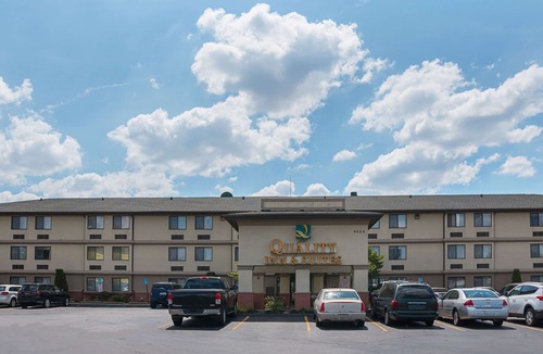 Romulus Hotel | Quality Inn & Suites Detroit Metro Airport