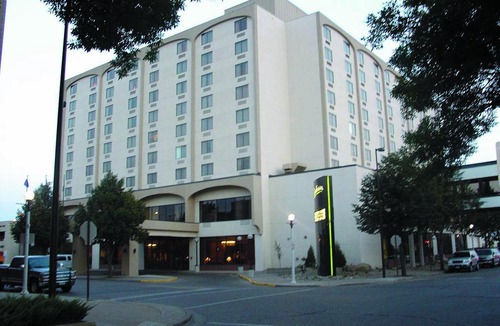 Bismarck Hotel | Radisson Hotel Bismarck