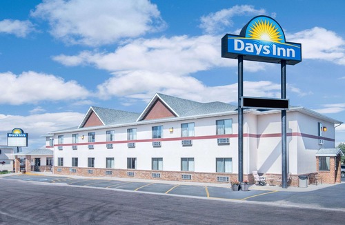 Pinnacles Entrance Badlands Hotel | Days Inn by Wyndham Wall