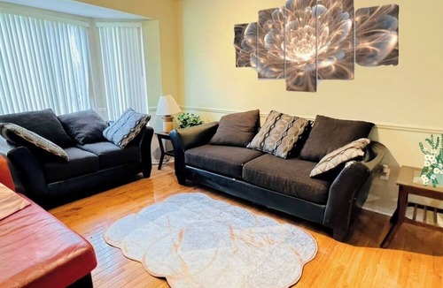 Mitchell House | 5br/5beds/3ba house near UM stadium, downtown Ann Arbor, with pool table