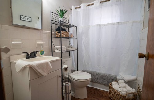 Owensboro Apartment | Carter Road Gem!