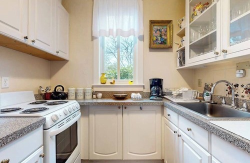 Rockport Apartment | Artistic guest suite with beautiful outdoor spaces, walk to town & beaches