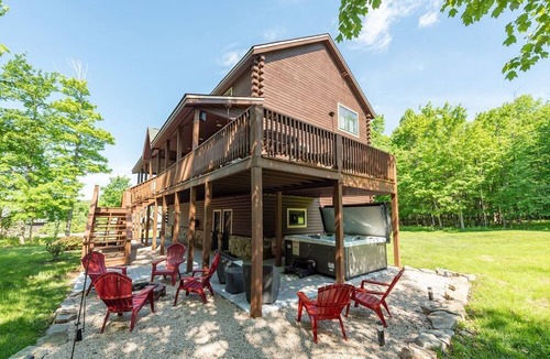 McHenry Ski Chalet | Enjoyable 5-bedroom 4 bath chalet Deep Creek Lake close to all Activities