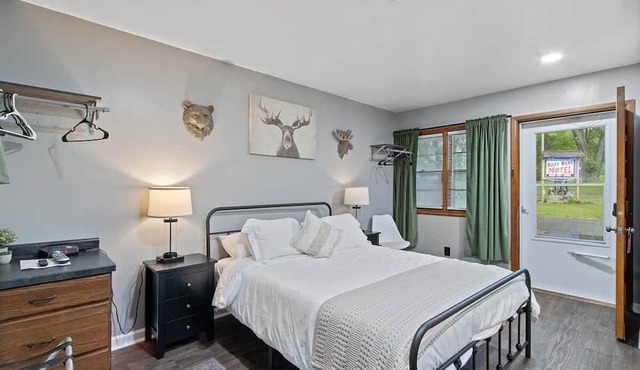 Room 3, Kozy Rest Motel